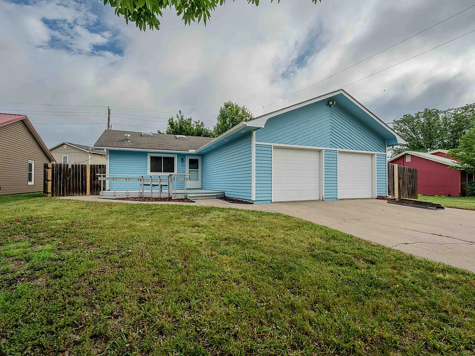 225 Parker Dr