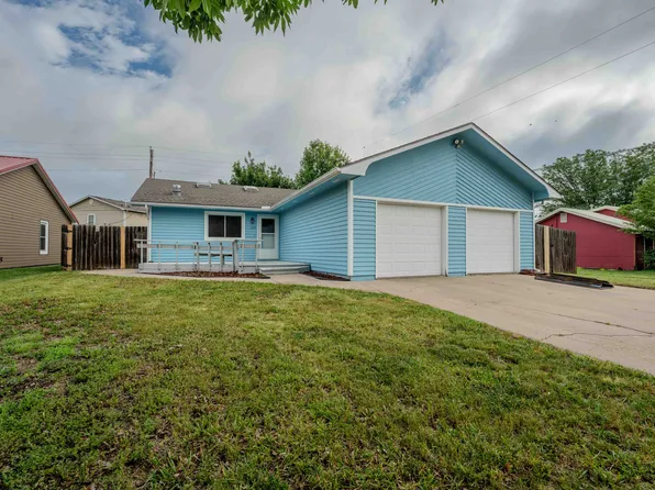 225 Parker Dr, Manhattan, KS 66502