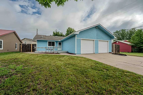 225 Parker Dr Photo 1