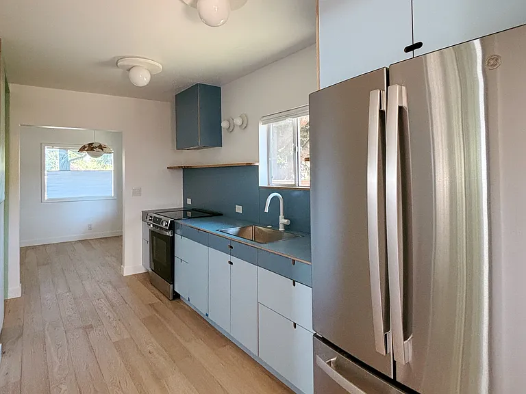 3334 NE Holman St — Photo 3