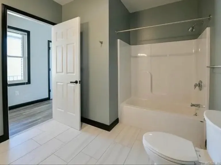 77 Whiting St #2B — Photo 7