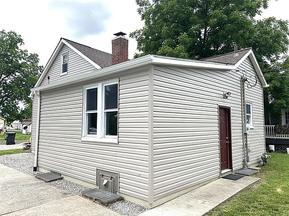 4th image of 707 E Church St