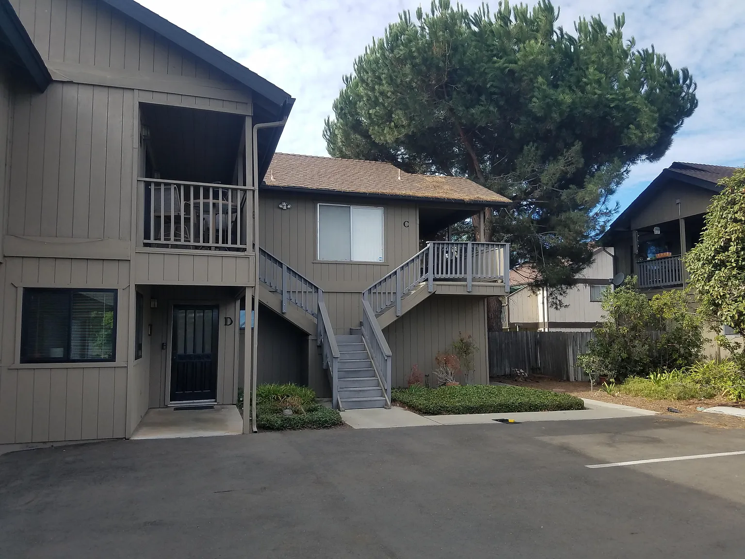 2 bed, 850 sqft, $2,295 — Photo 1