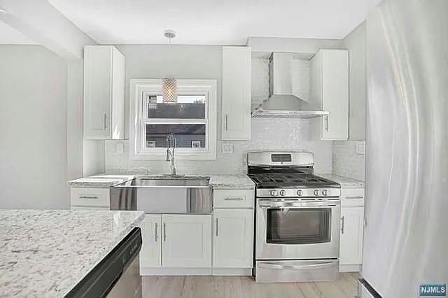 180 Vanderburgh Ave — Photo 10