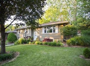 5039 Fontana St, Roeland Park, KS 66205