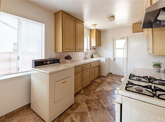 4th image of 15005 Cranbrook Ave