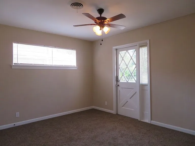 6900 Cloverdale Dr — Photo 3
