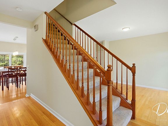 3rd image of 105 Wildflower Ln