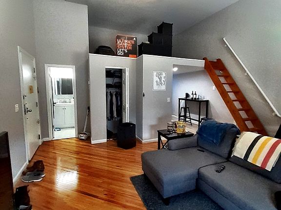 2nd image of 174 Grand St #3C
