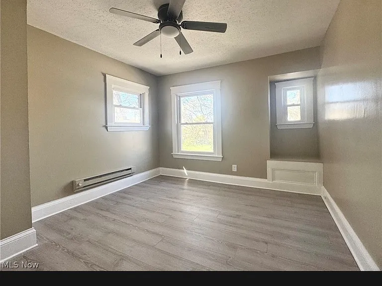 9606 Parmelee Ave — Photo 21