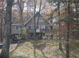 231 Lakewood Dr, Milford, PA 18337