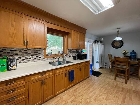 5th image of 435 Karn St
