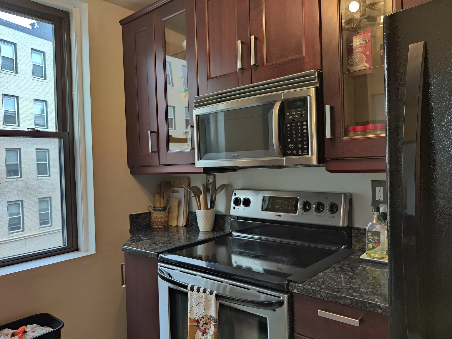 2 bed, 655 sqft, $2,500 — Photo 2