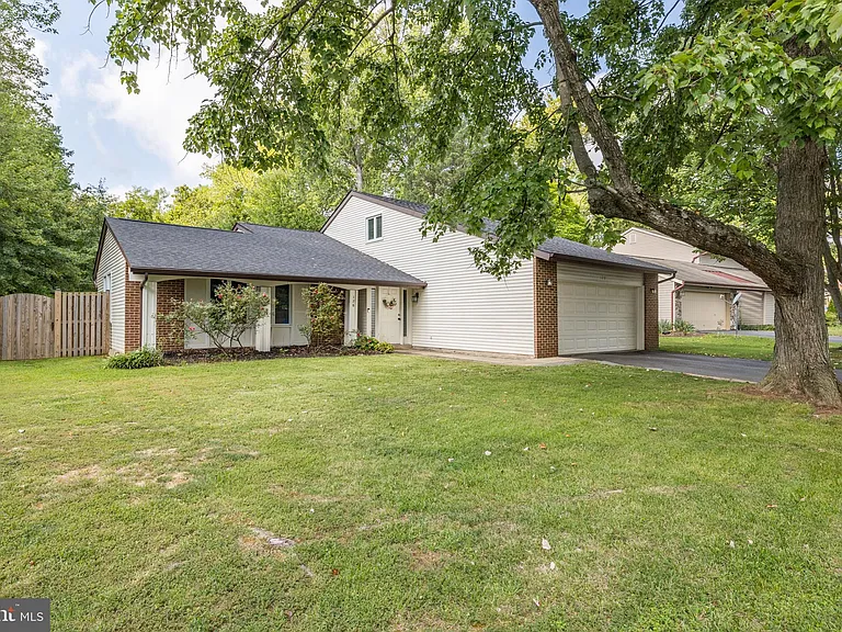126 Hopeland Ln — Photo 1