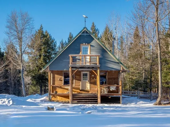 637 Mayhew Road, Starks, ME 04911