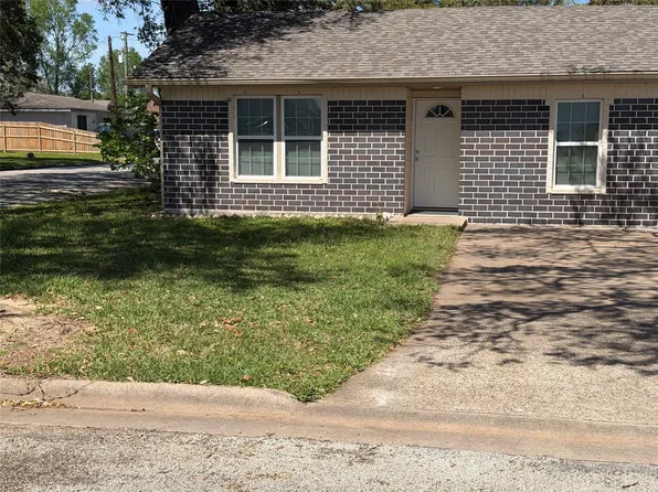 2501 Maple St, Liberty, TX 77575