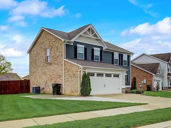 3rd image of 460 Goodman Dr