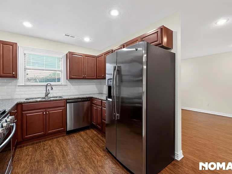 2088 E Custer Ln — Photo 17