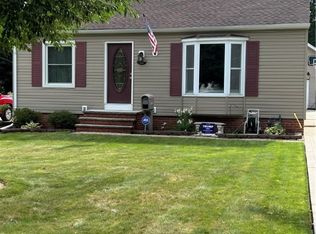 8141 Dartmoor Rd, Mentor, OH 44060