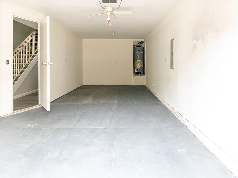 Tandem Garage