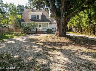 426 E 2nd St, Pass Christian, MS 39571