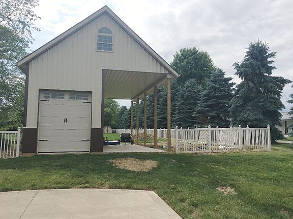 3rd image of 1408 Township Road 843