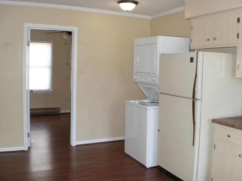 2nd image of 10 Lincoln Dr