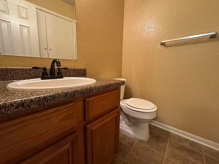 1210 Monroe Lp — Photo 32