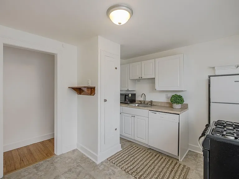 122 W Houstonia Ave — Photo 16