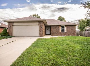 1372 S 19th Ave, Ozark, MO 65721