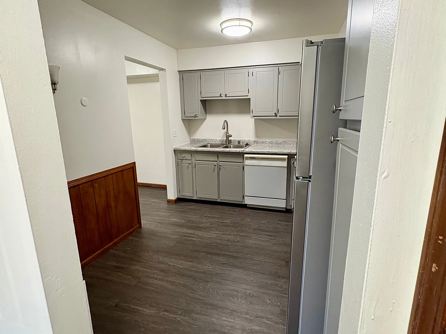 2 bed, 900 sqft, $1,300 — Photo 2