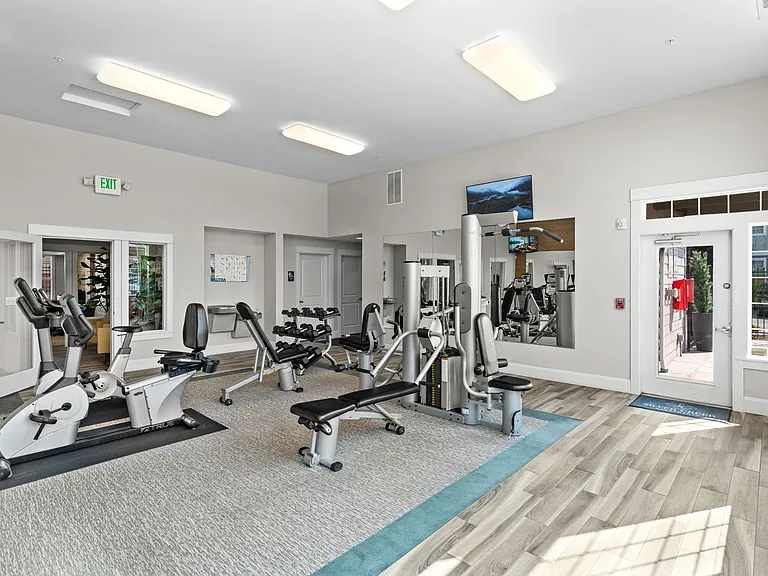 Fitness Center Free Weights l Luxury Apartments in Puyallup, WA l Silver Creek