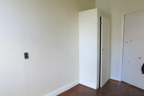 Rented by MNS | media 18