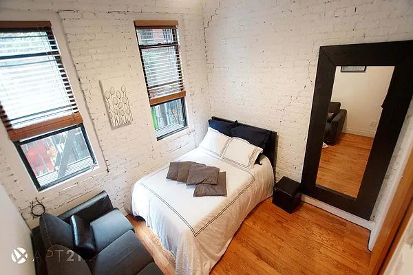 Rented by APT212 INC | media 8