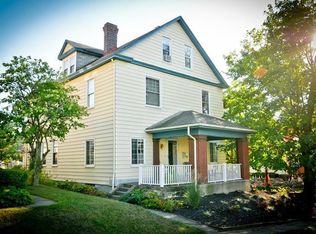 30 Walnut St, Crafton, PA 15205