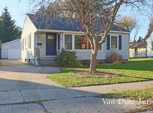 2513 Forest Grove Ave SW, Wyoming, MI 49519