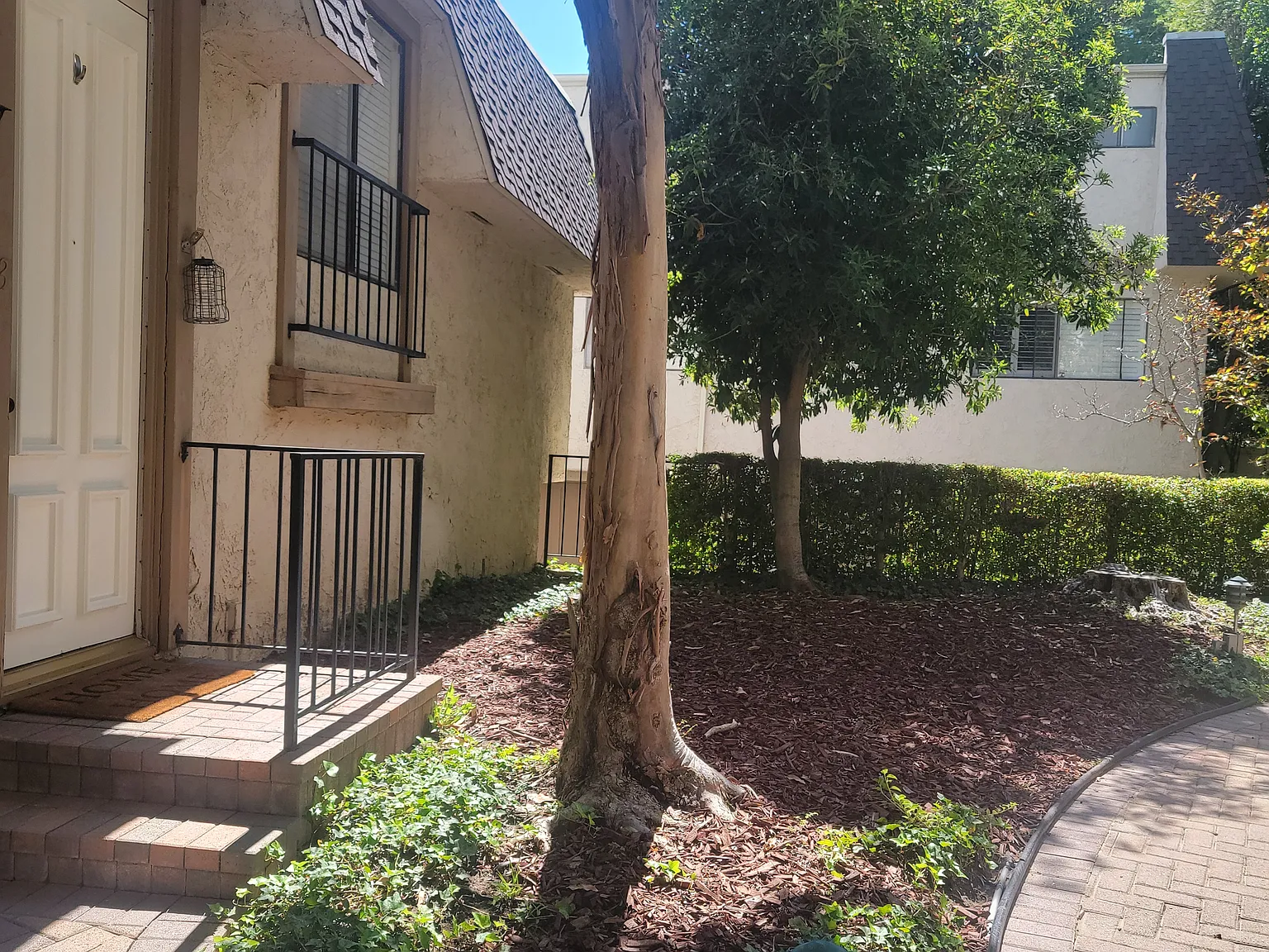2 bed, 1032 sqft, $3,895 — Photo 2