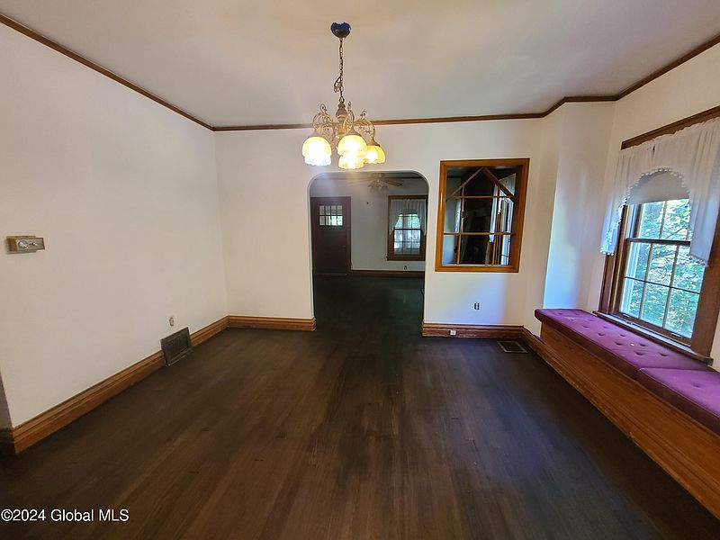 4th image of 4183 Albany Street
