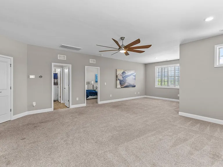 616 Angelica Cir — Photo 24