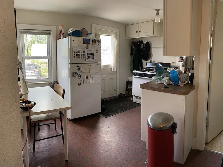 714 W Liberty St #2 — Photo 6