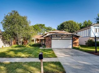 6436 Coach House Rd, Lisle, IL 60532