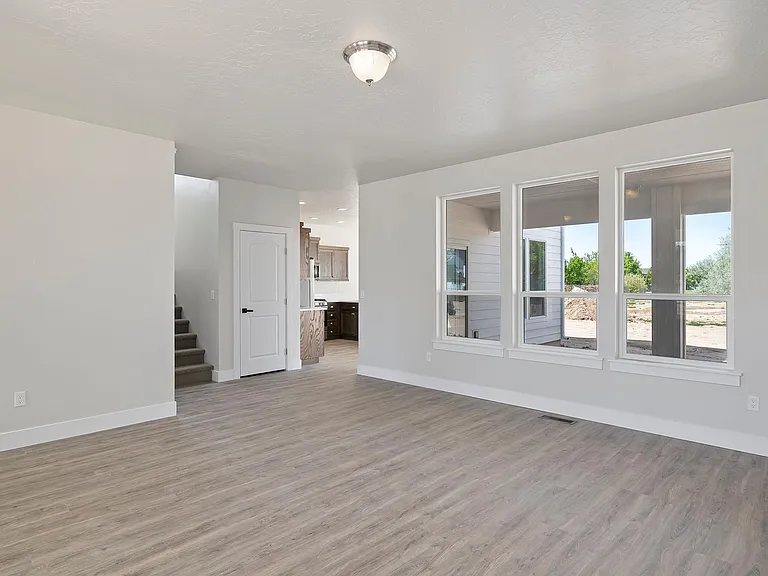 1724 W Iowa Ave — Photo 22
