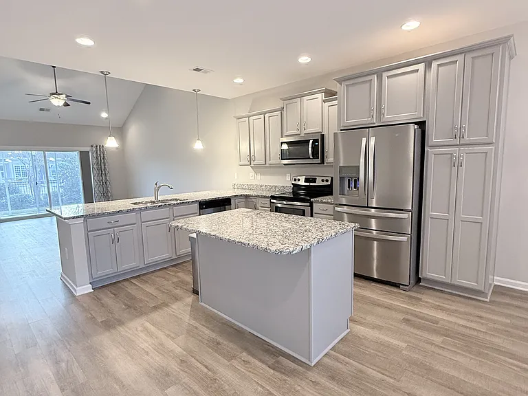 220 Machrie Loop #A — Photo 3