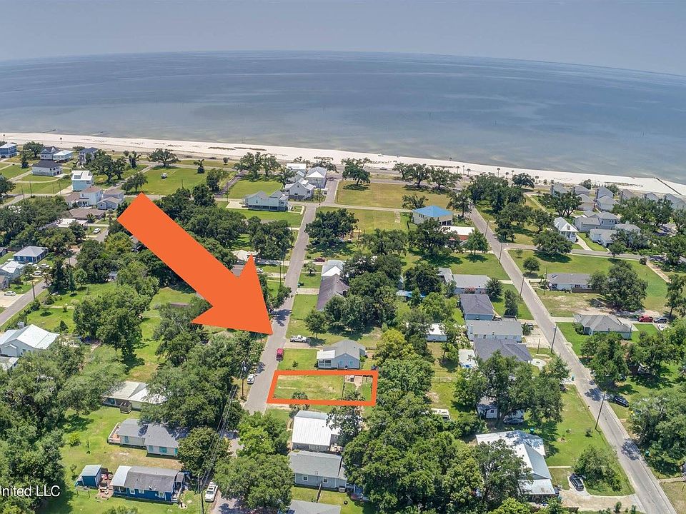 1st image of 721 Ruth Ave