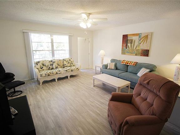 4th image of 8 Vista Gardens Trl