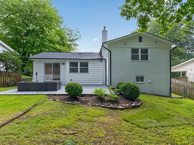 6400 Redwing Rd — Photo 15