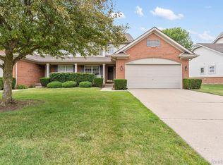 30064 Trail Creek Dr, New Boston, MI