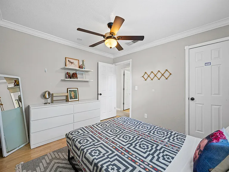 1137 Richardine Ave — Photo 6