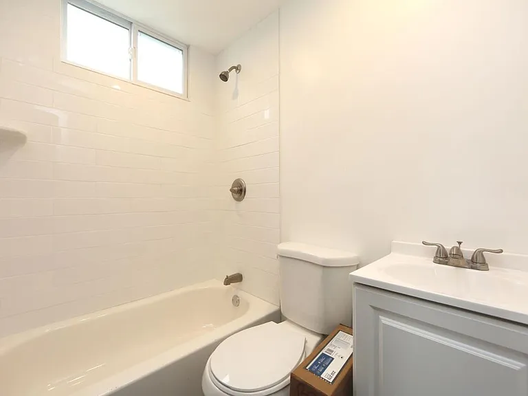 2727 Helen St — Photo 17