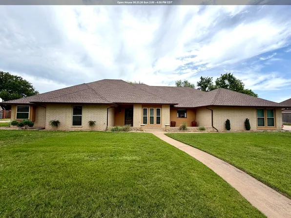 3401 Goldfinch Ln, Enid, OK 73703